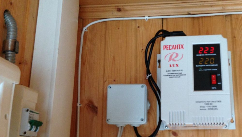 Rating of the best voltage stabilizers for home and summer cottages for 2026