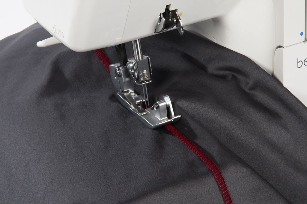 Rating of the best home overlockers and rugs in 2026