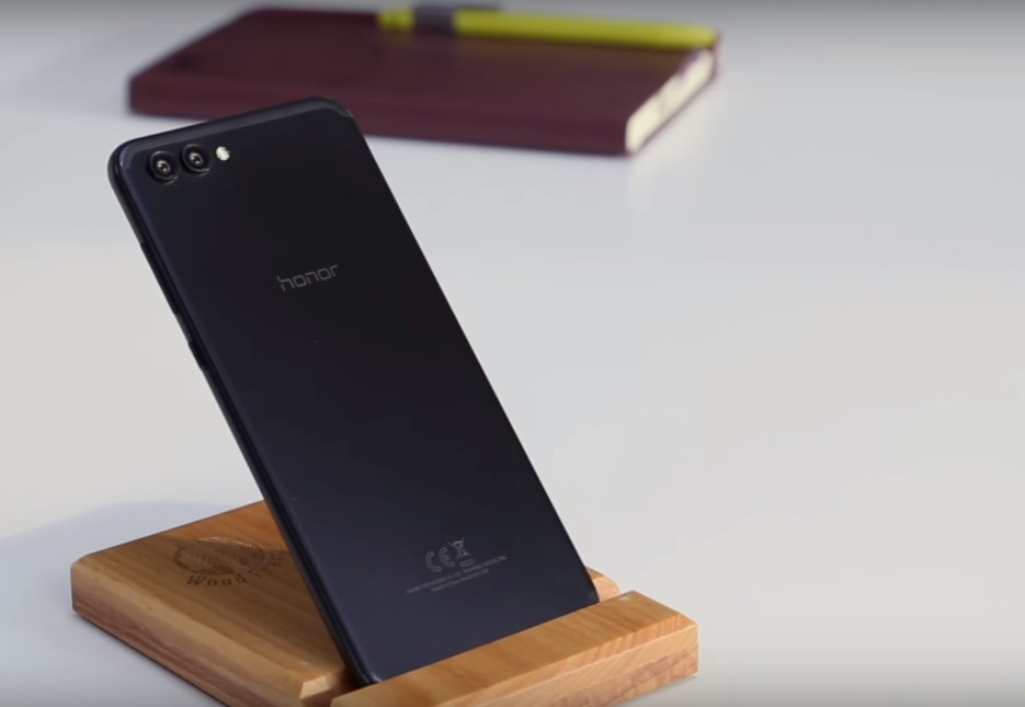 Huawei Honor View 10 128GB smartphone - advantages and disadvantages