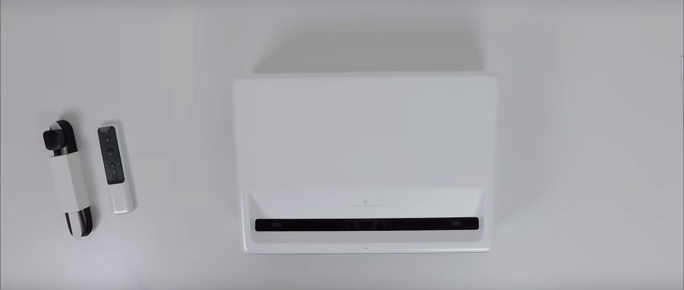 Xiaomi Mi Laser Projector - advantages and disadvantages