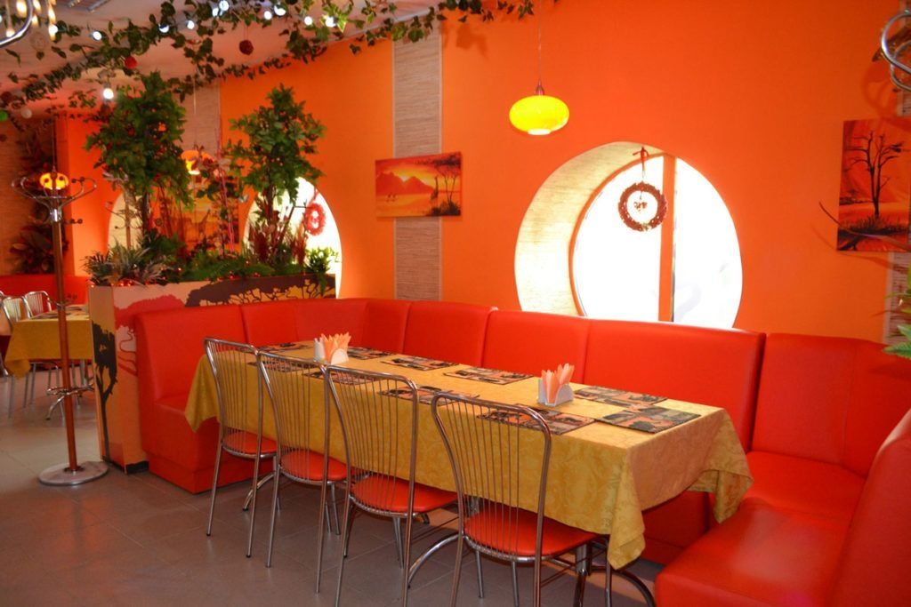 Rating of the best cafes and restaurants with a children's room in Omsk in 2026