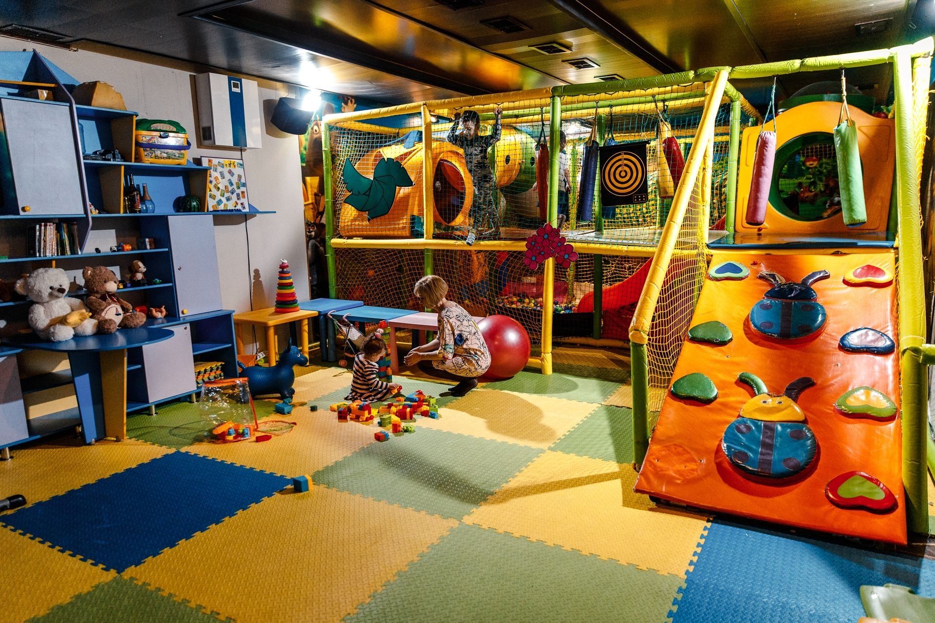 Best cafes and restaurants with a children's room in Moscow in 2026