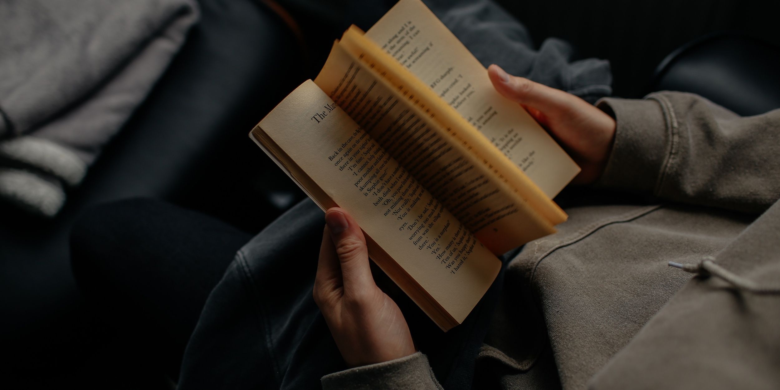 Rating of the best books about the hit people in 2026