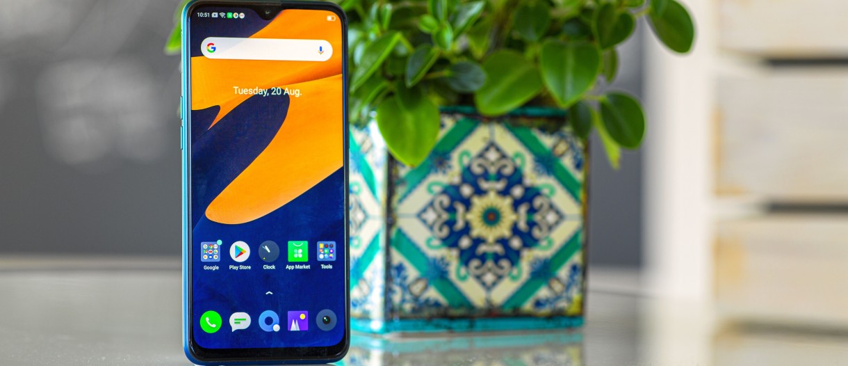 Realme 5 Pro smartphone - advantages and disadvantages