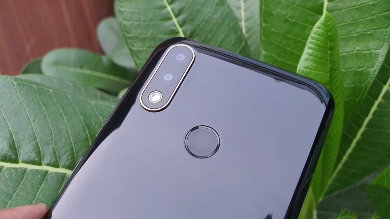 Lenovo A6 Note smartphone - advantages and disadvantages