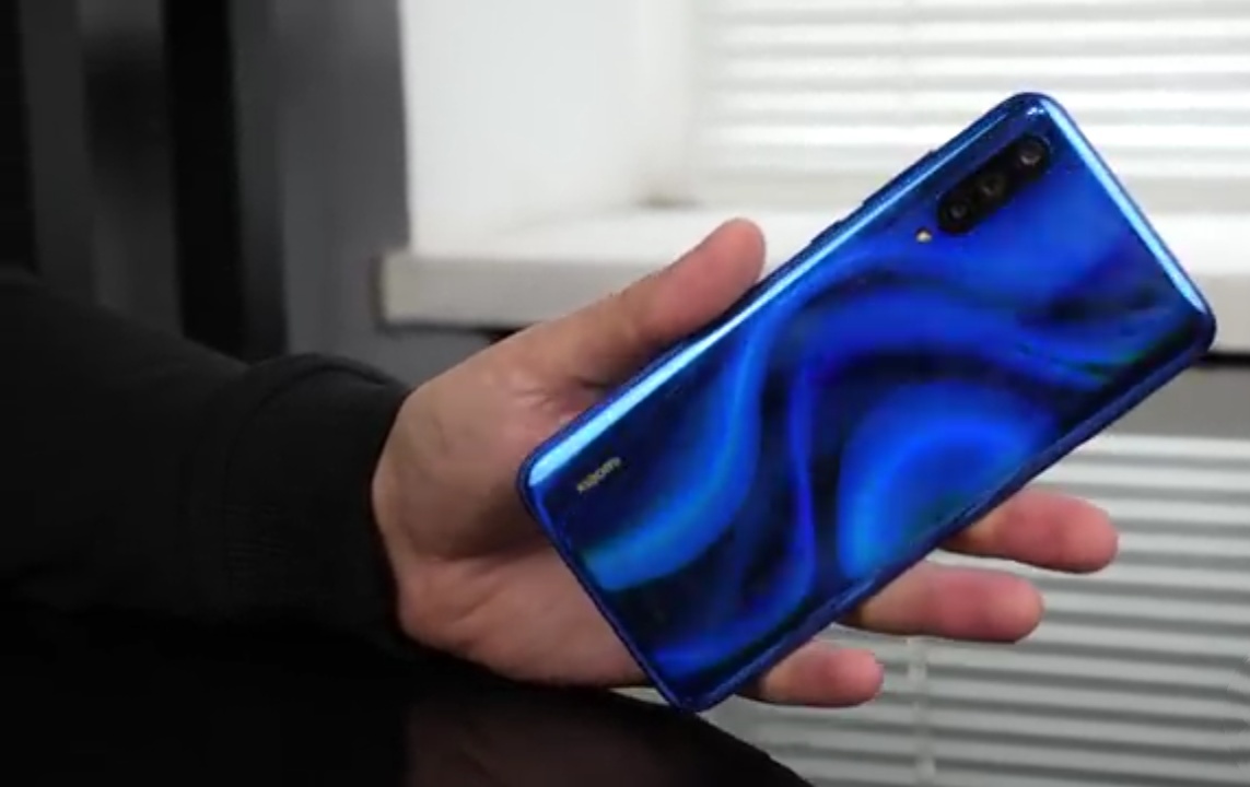Xiaomi Mi 9 Lite smartphone - advantages and disadvantages