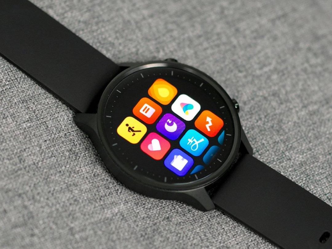 Review of smart watches Xiaomi Watch Color with its functions