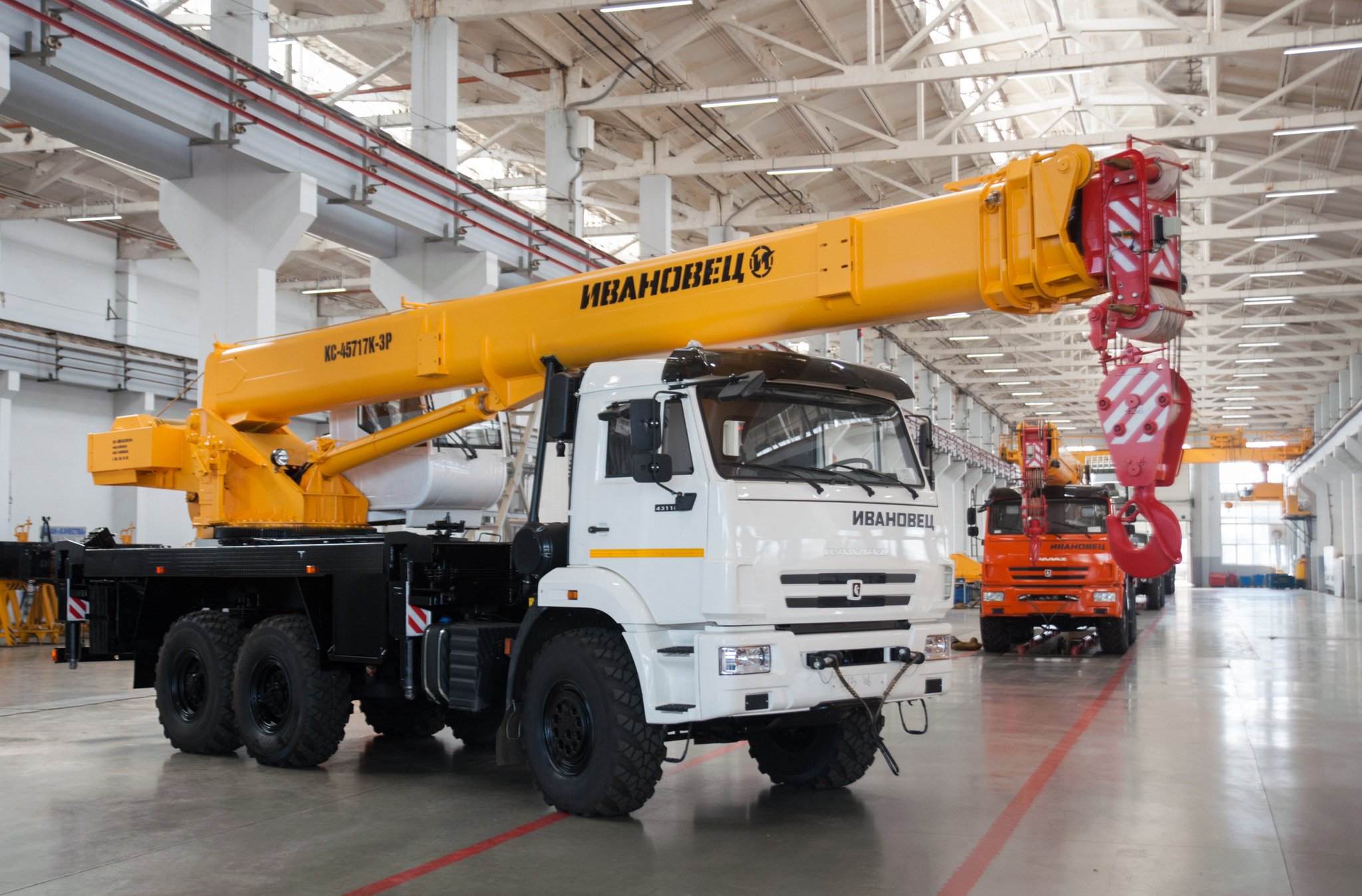 Rating of the best mobile cranes made in Russia for 2026