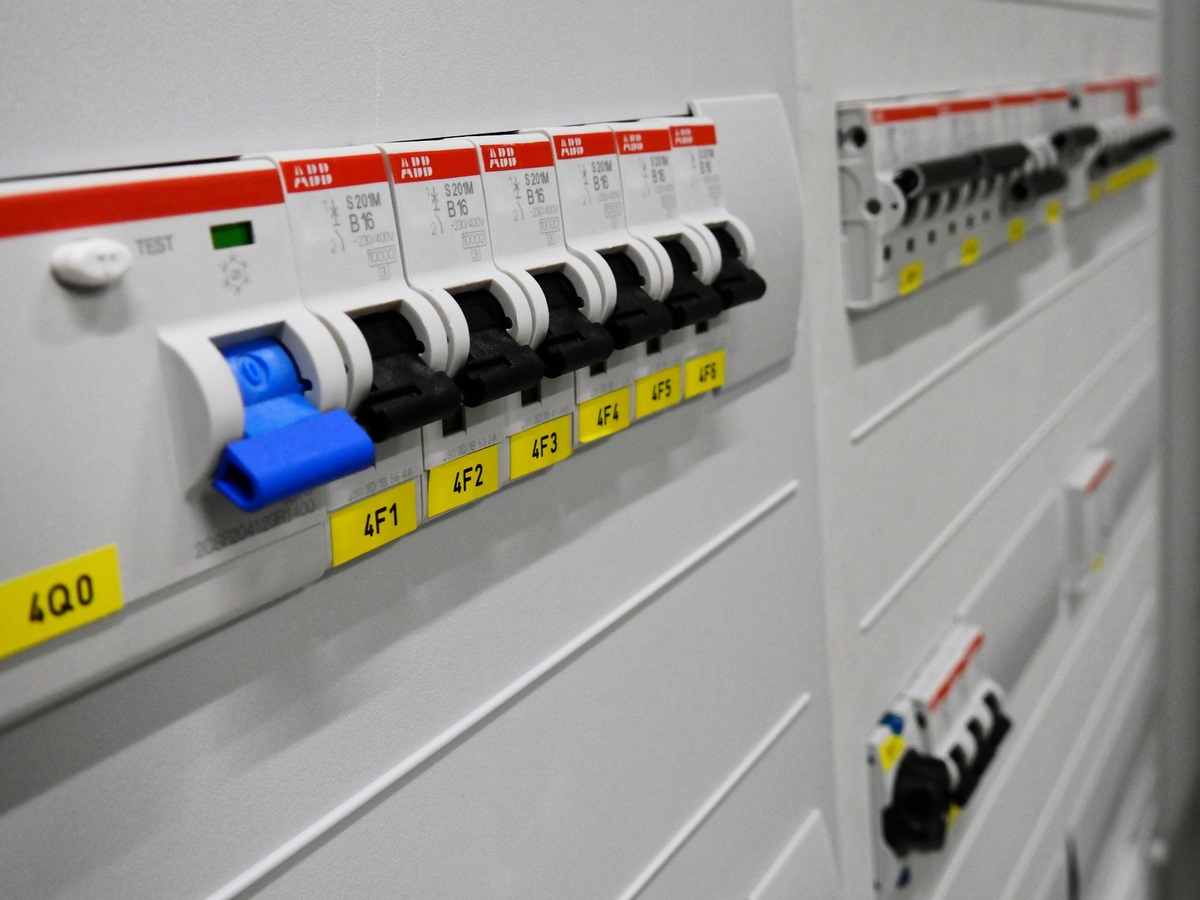 Rating of the best circuit breakers in 2026