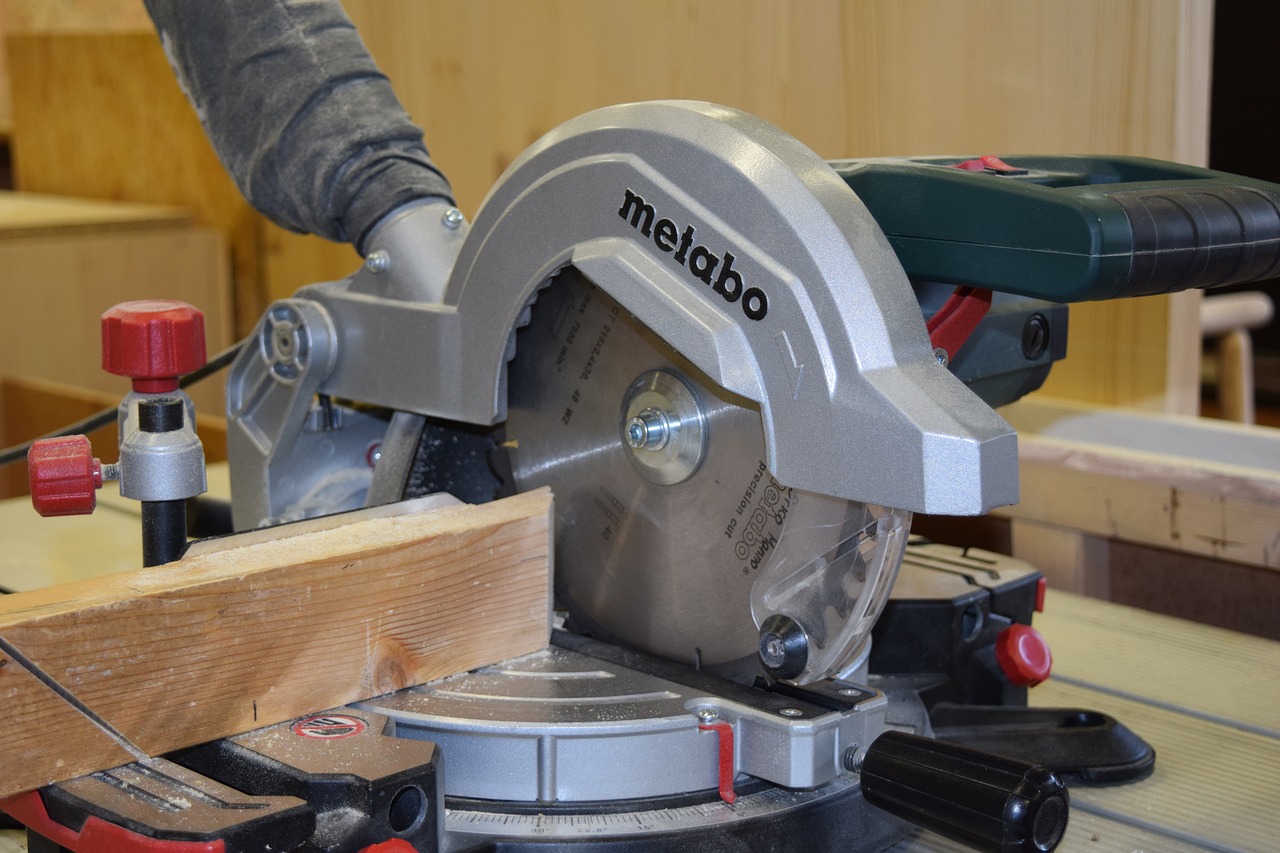 Rating of the best woodworking machines for home and summer cottages for 2026