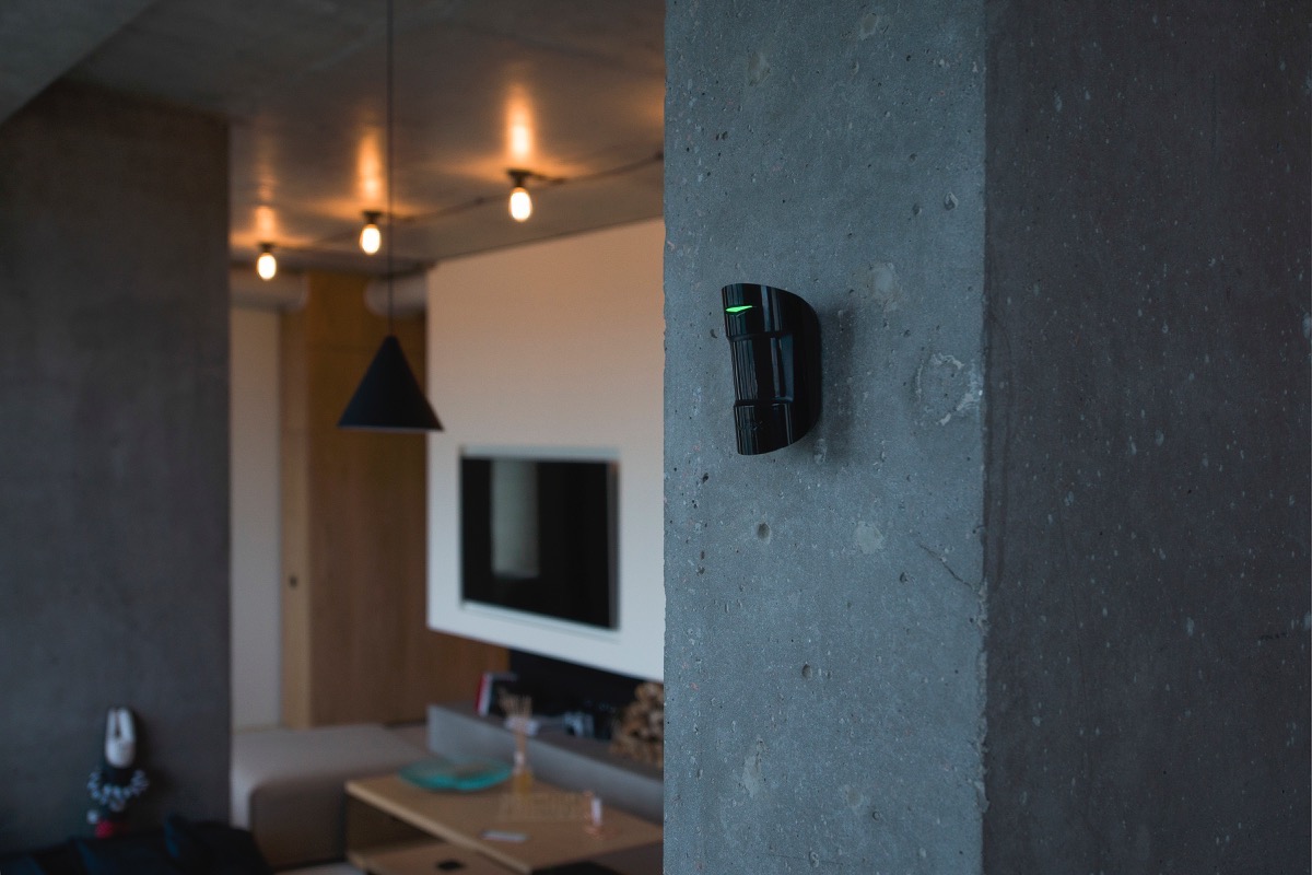 Rating of the best motion sensors for alarms for 2026