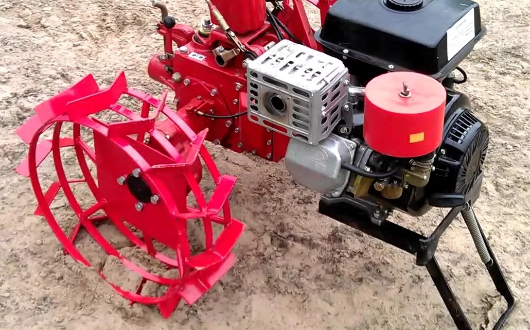 Rating of the best lugs for a walk-behind tractor for 2026