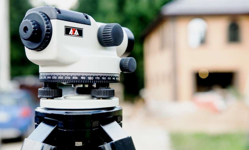 Rating of the best tripods for leveling for 2026