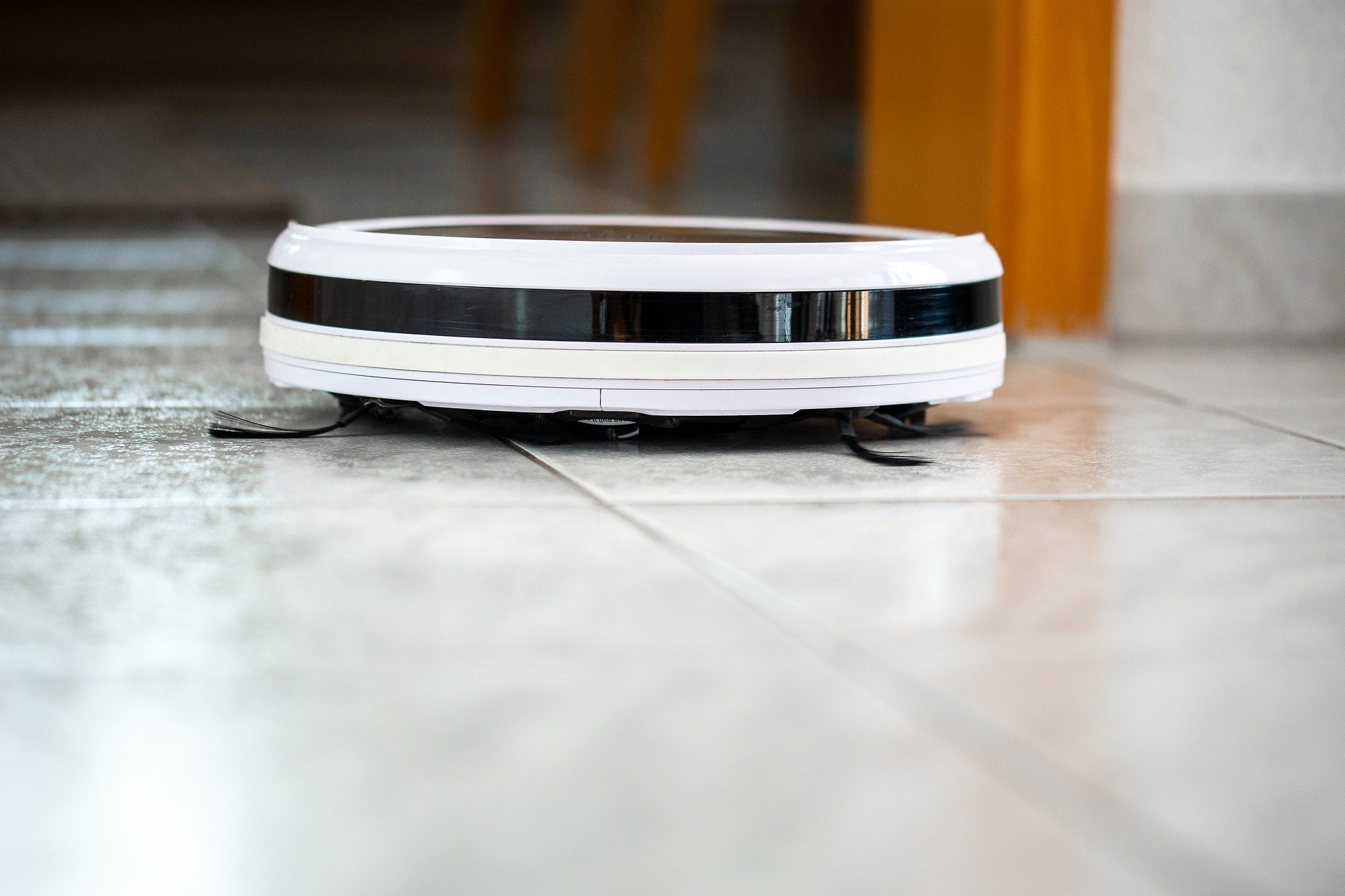 Rating of the best robotic vacuum cleaners up to 10,000 rubles for 2026