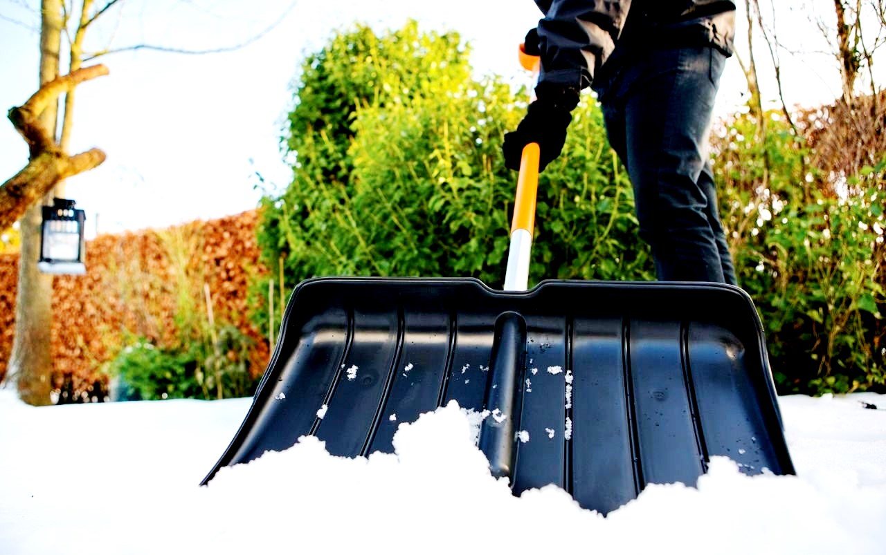 Rating of the best snow shovels for 2026